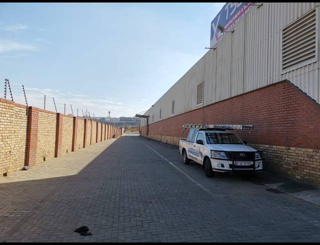 4,575M² WAREHOUSE FOR SALE IN DENVER